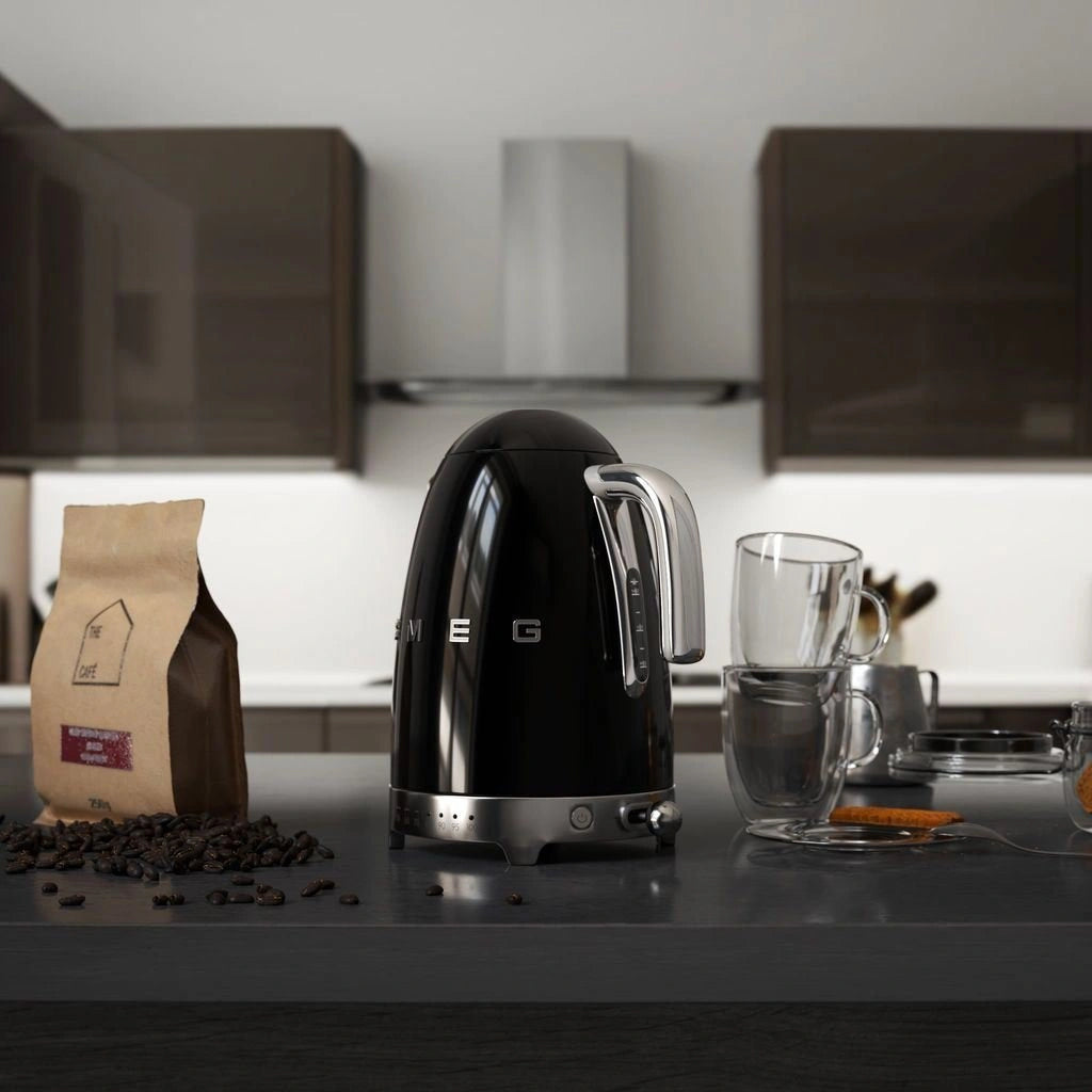Електрическа кана Smeg KLF04BLEU Schwarz, 50's Style, 2400 W, 1.7 л, Черен