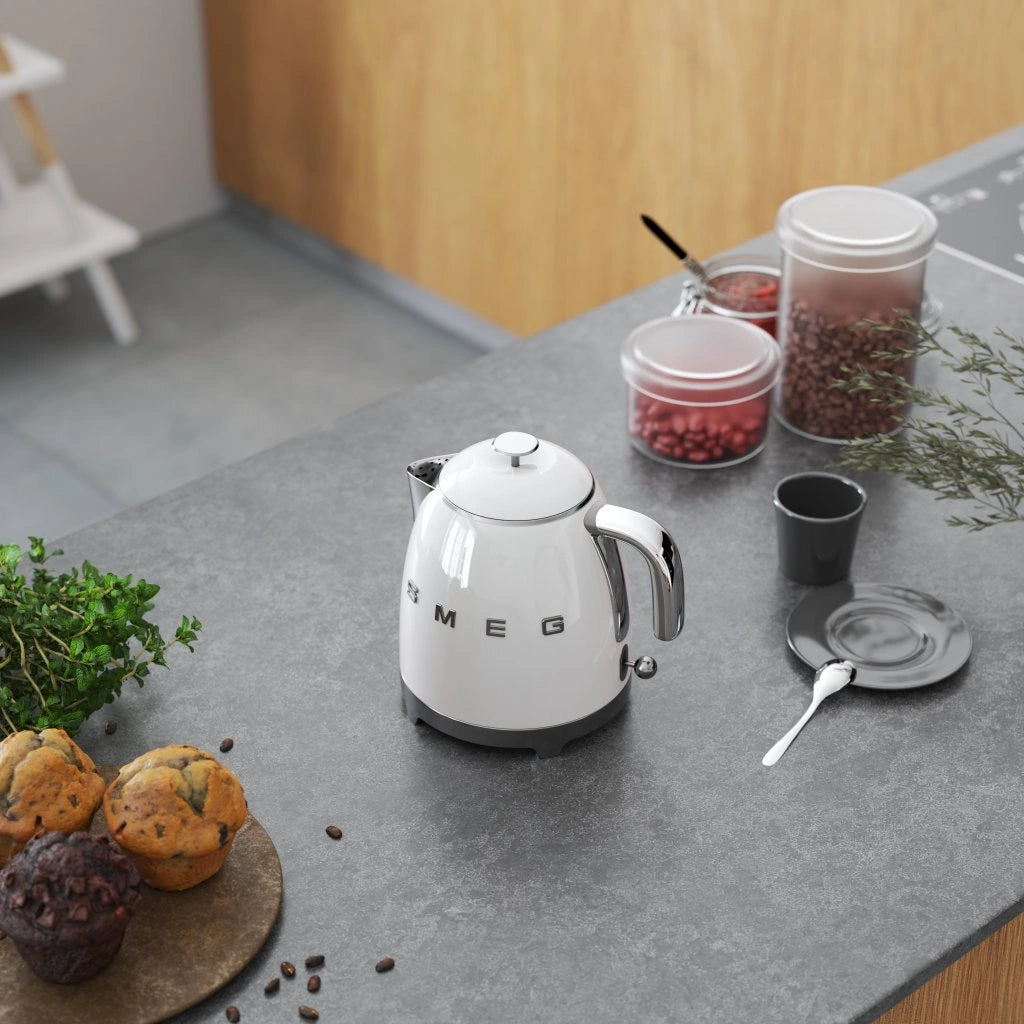 Електрическа кана Smeg mini KLF05, 50's, 1400 W, 0.8 L