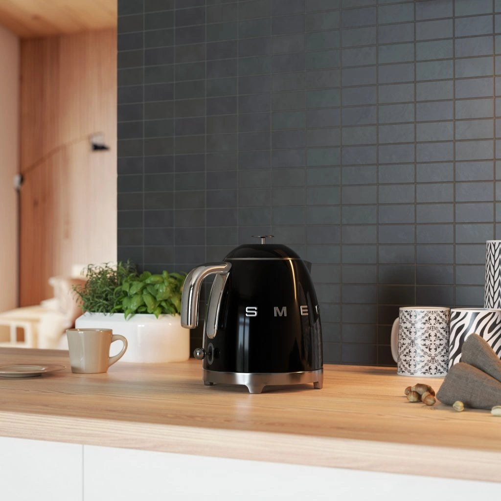 Електрическа кана Smeg mini KLF05, 50's, 1400 W, 0.8 L