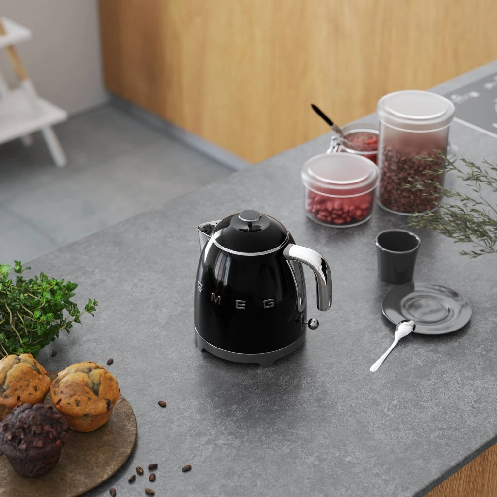 Електрическа кана Smeg mini KLF05, 50's, 1400 W, 0.8 L