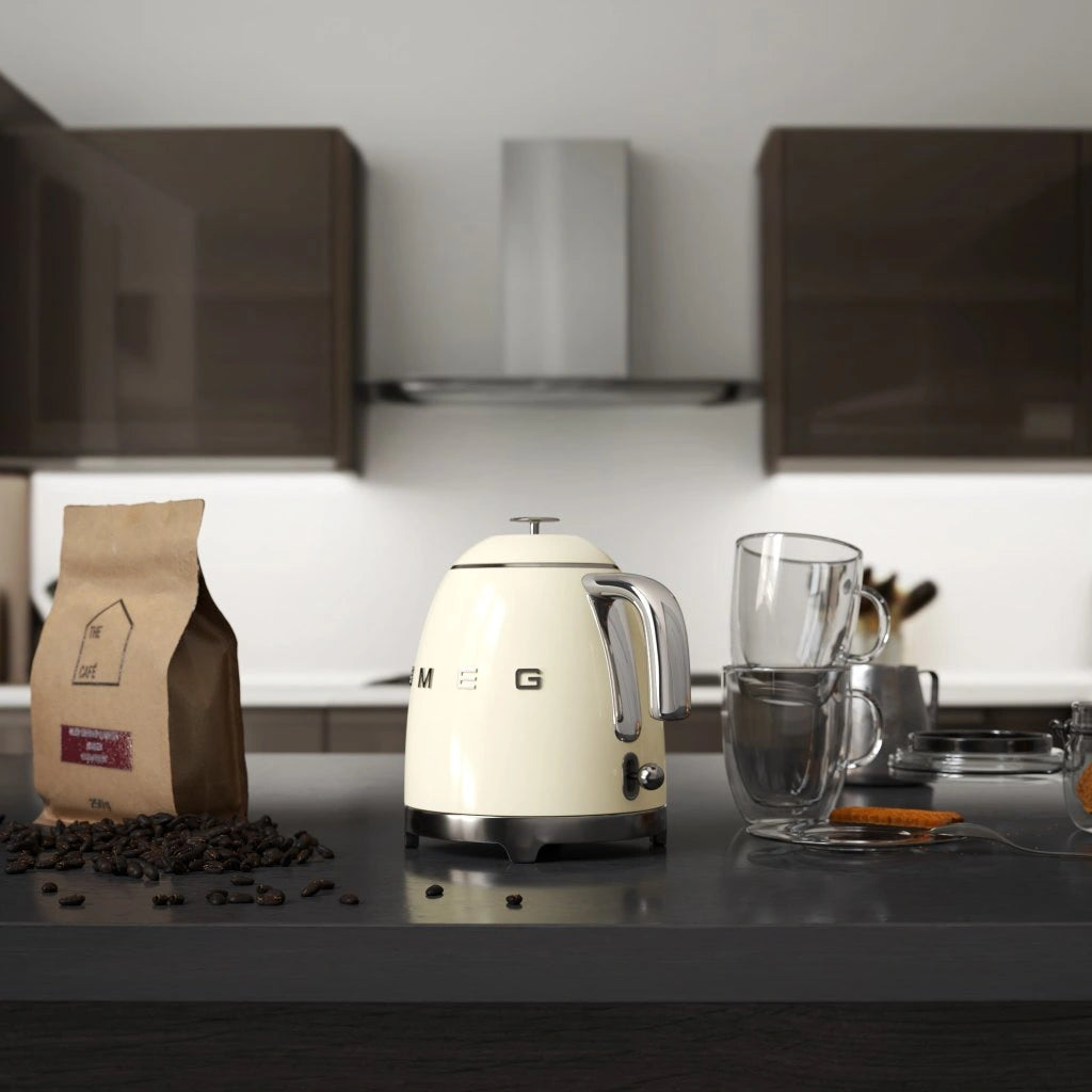 Електрическа кана Smeg mini KLF05, 50's, 1400 W, 0.8 L