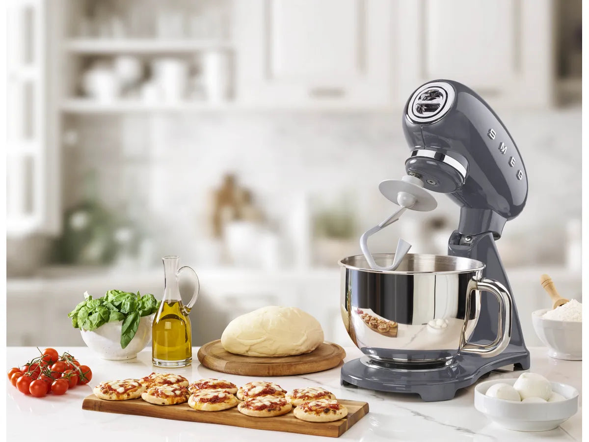 Планетарен миксер Smeg SMF03GREU, 800 W, 4.8 л купа, Тъмносив