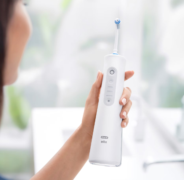 Зъбен душ Oral-B AquaCare Pro Expert Series 6, Бял