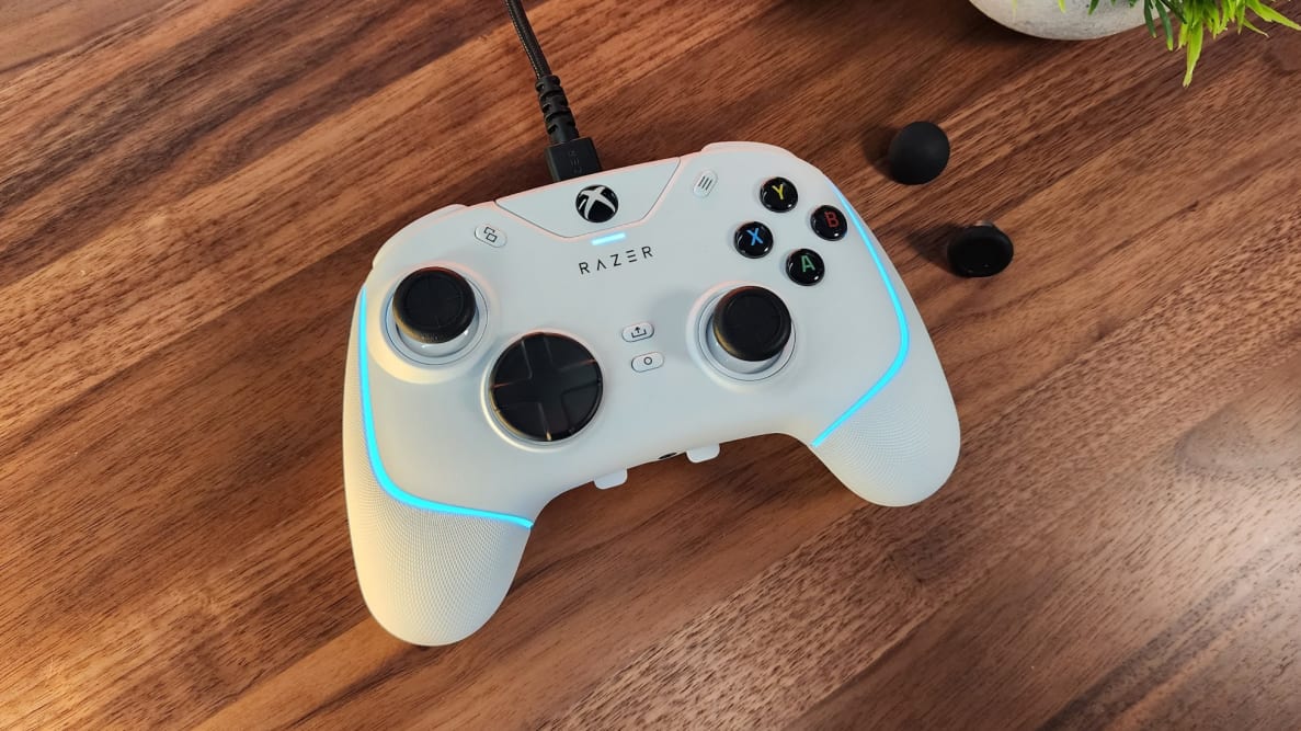 Контролер Razer Wolverine V2 за Xbox Series X, Бял