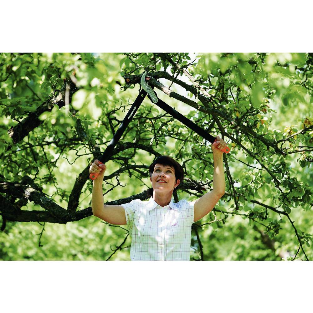 Градинска ножица със зъбчат механизъм и пресрещащи се остриета Fiskars L77, 686 мм, 1046 гр