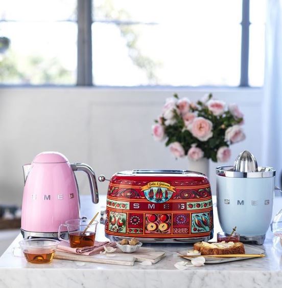 Цитрус преса Smeg CJF11PBEU, 70 W, Пастелно син