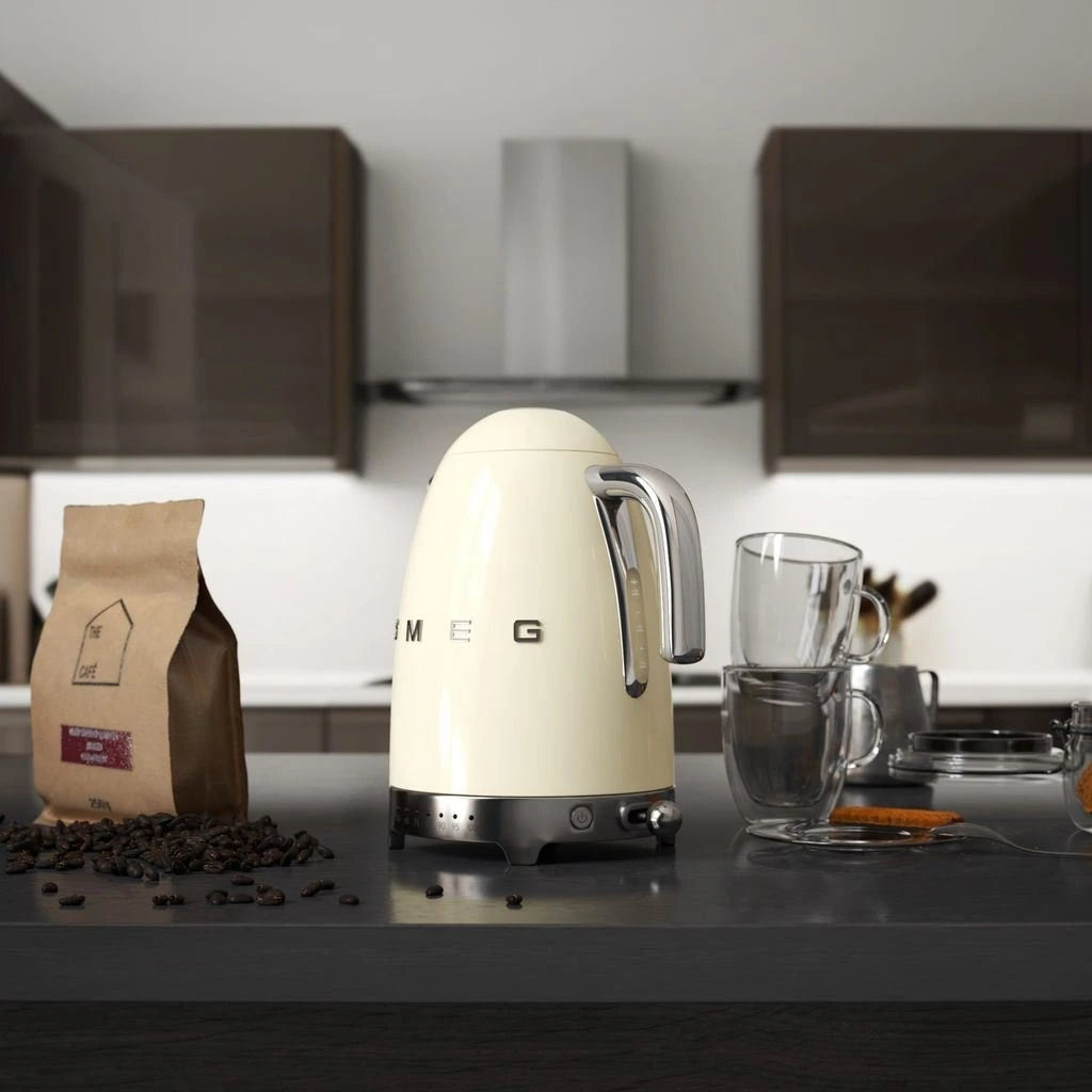 Електрическа кана Smeg KLF04CREU, 2400W, 1,7 л, Кремав