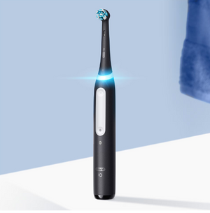 Electric toothbrush Oral-B iO 4, Magnetic technology, Micro vibrations, Smart pressure sensor, 4 modes, 1 nozzle, Travel set, Black