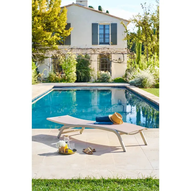 Сгъваем шезлонг Hesperide Bonao, Алуминий, Глина/Лен