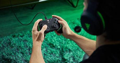 Контролер Razer Wolverine V2 за Xbox Series X, Черен