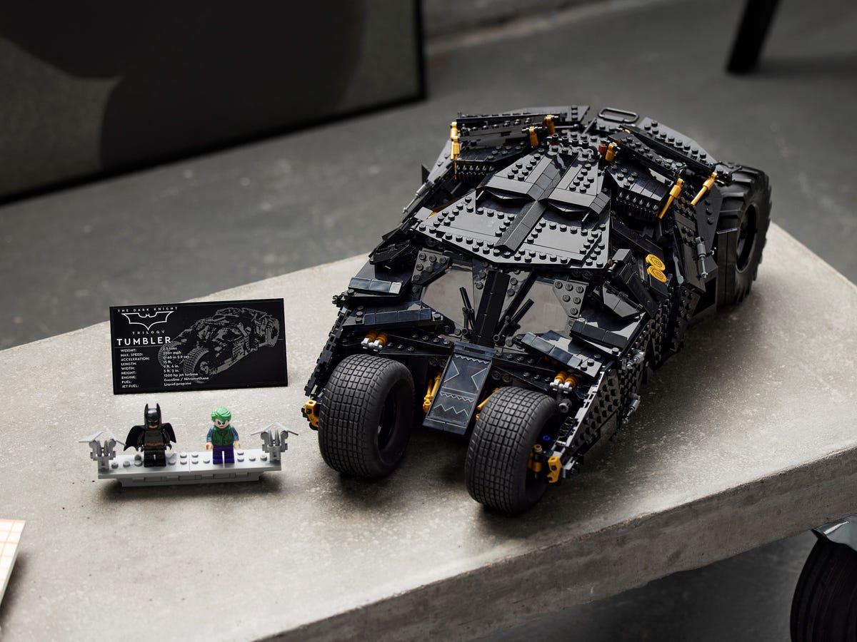 LEGO Super Heroes - Batmobile Tumbler 76240, 2049 части