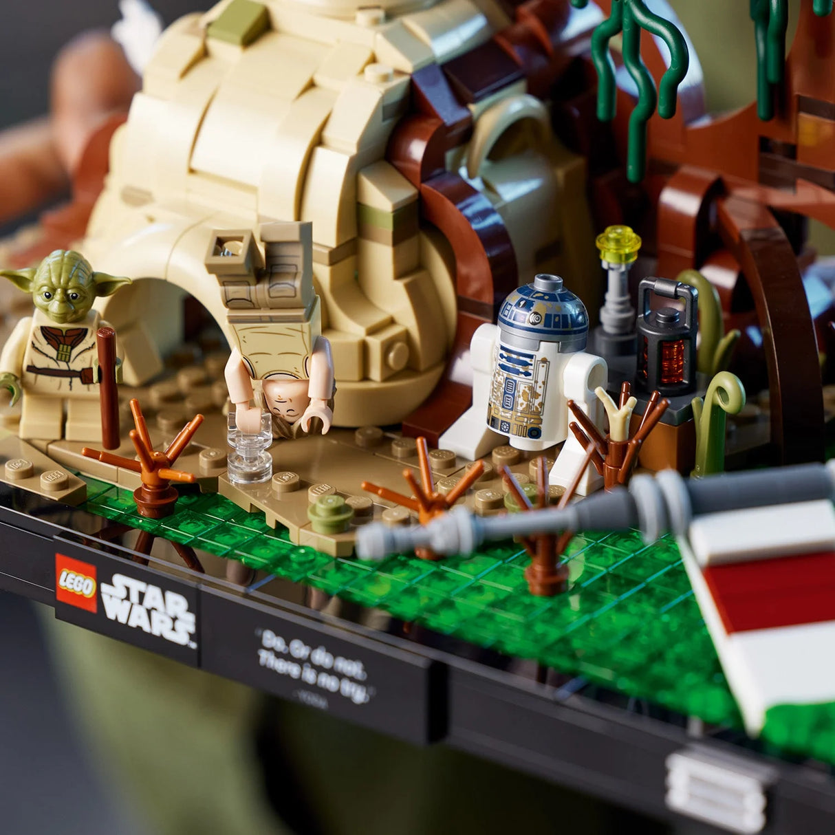 LEGO® Star Wars™ - Диорама с обучение за джедаи на Dagobah™ 75330, 1000 части