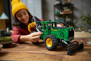 LEGO® Technic - John Deere 948L-II Harvester Tractor 42157, 1492 части